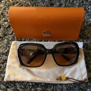 Tory Burch Sunglasses - TY9027 501/95